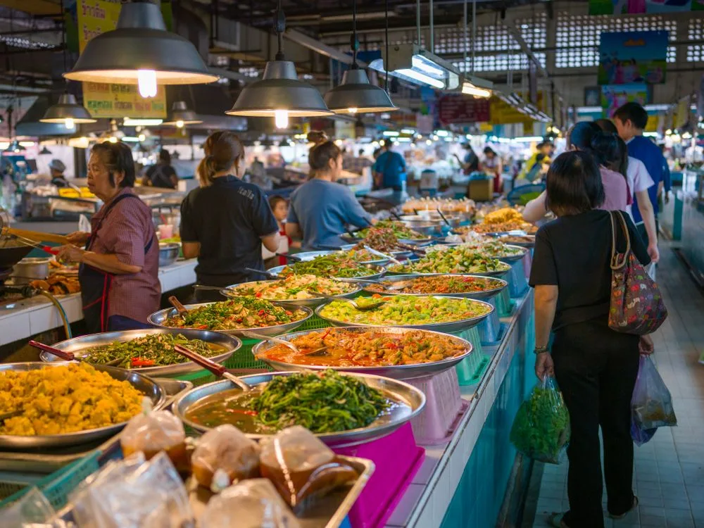 ตลาดและร้านอาหารประตูเหล็ก เยาวราช